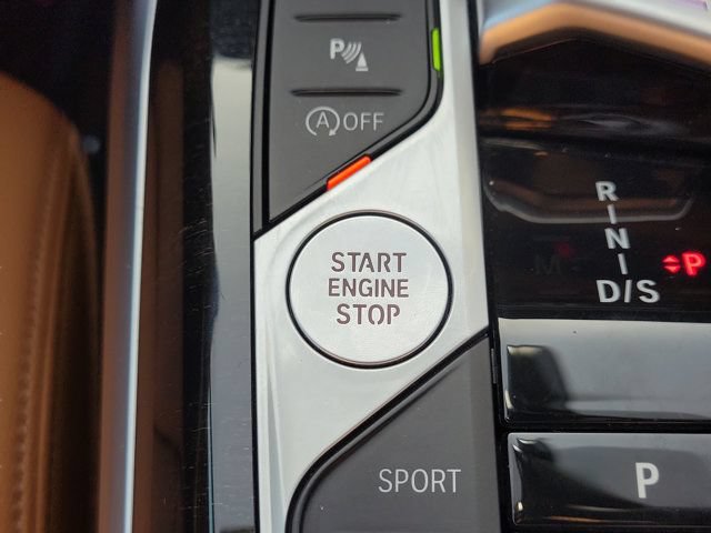 Used 2024 BMW 330i Sedan w/ Convenience Package RWD image 19