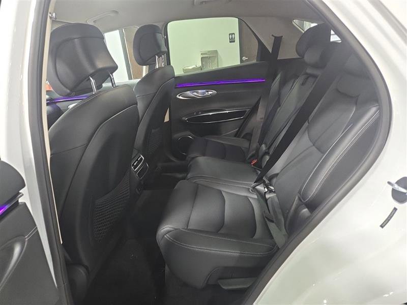 Used 2026 Genesis GV70 2.5T image 5