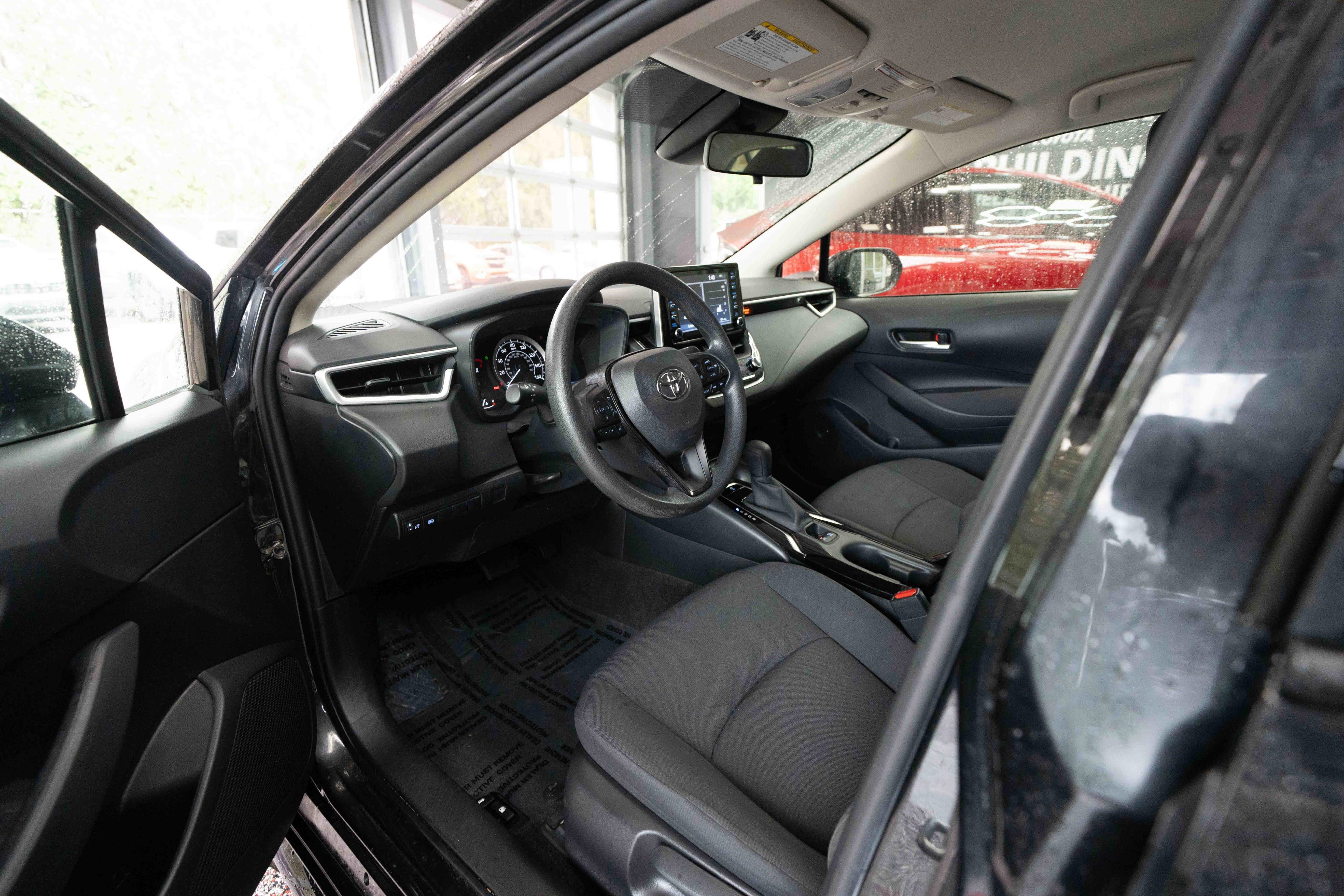 Used 2021 Toyota Corolla LE w/ Carpet Mat Package (TMS) image 8