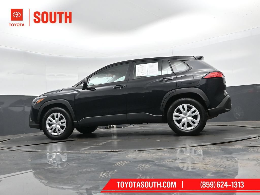 Used 2024 Toyota Corolla Cross L AWD/4WD image 40