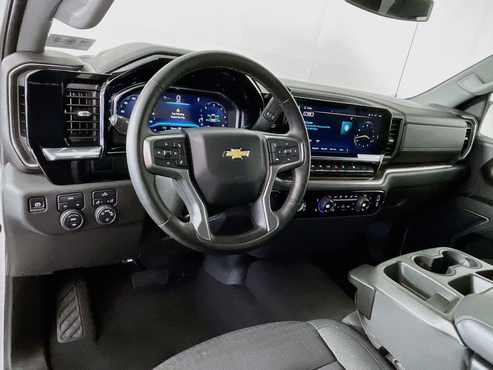 Used 2024 Chevrolet Silverado 1500 LT AWD/4WD image 11