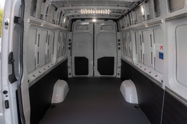 Used 2025 Mercedes-Benz Sprinter 2500 image 14