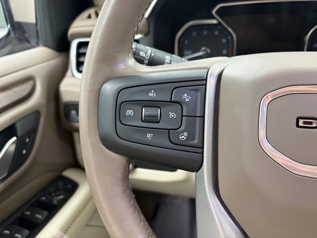 Used 2021 GMC Yukon Denali w/ Advanced Technology Package AWD/4WD image 21