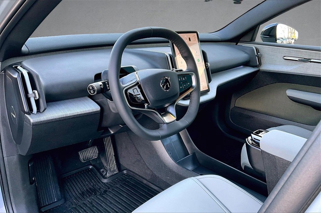 Used 2025 Volvo EX30 Plus w/ Climate Package image 16