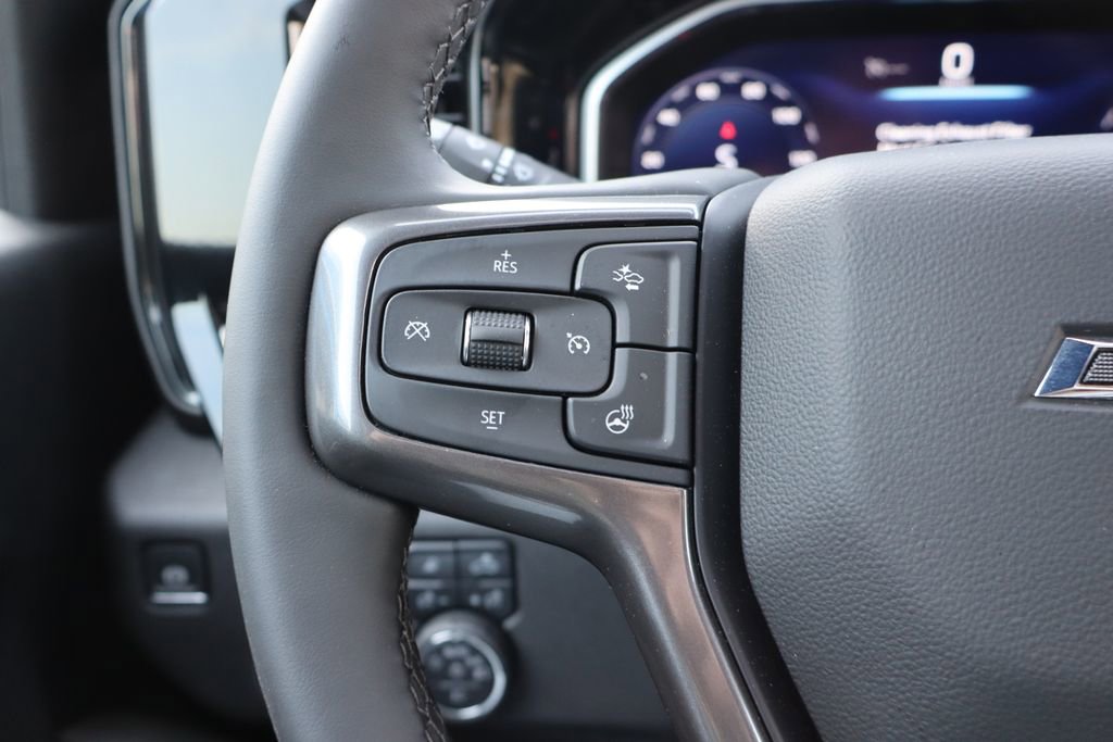 Used 2025 Chevrolet Silverado 2500 ZR2 w/ Technology Package image 10