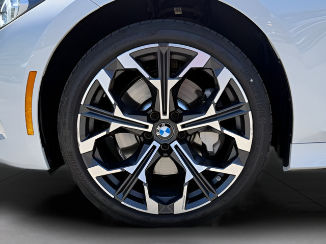 Used 2026 BMW 330i xDrive Sedan AWD/4WD image 31