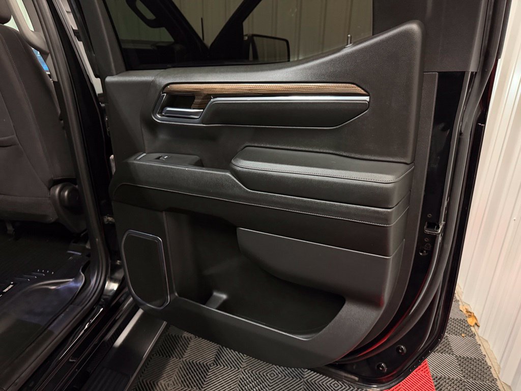 Used 2024 Chevrolet Silverado 1500 LT AWD/4WD image 44