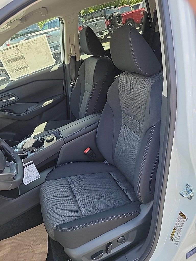 New 2026 Nissan Rogue SV image 24