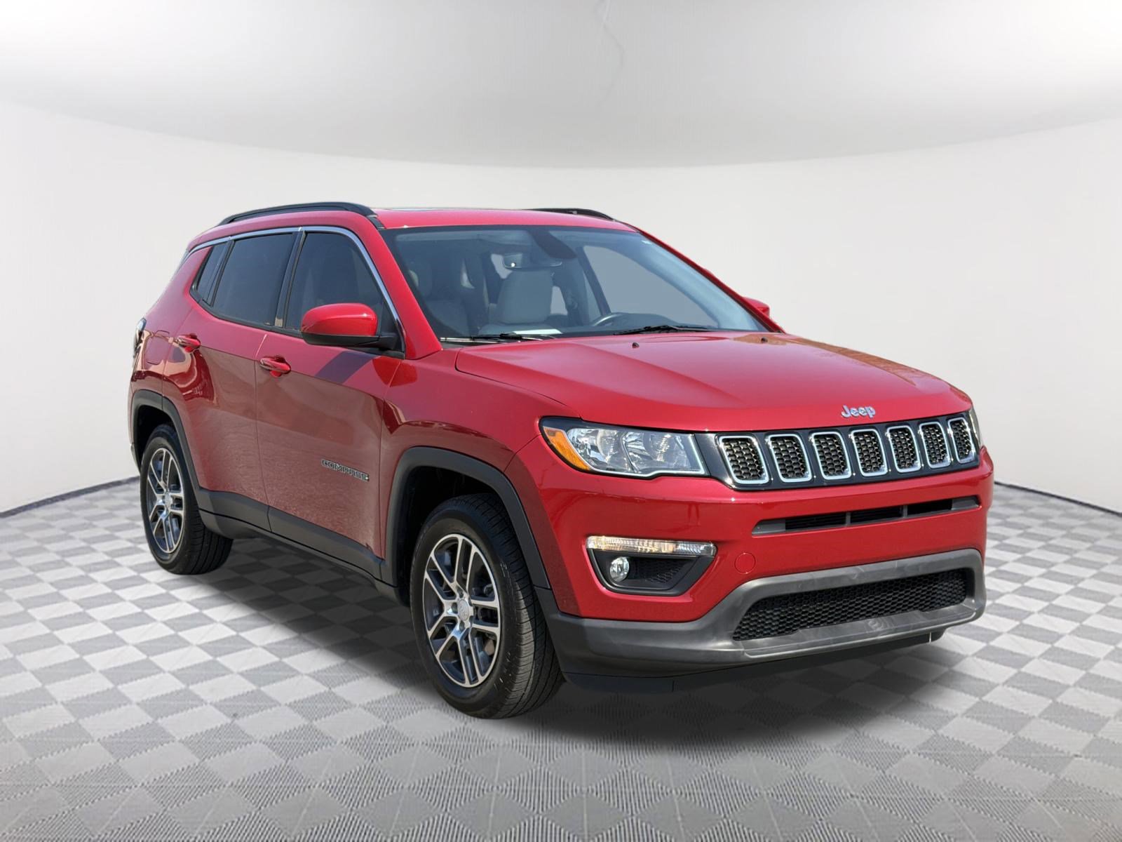 Used 2019 Jeep Compass Latitude w/ Popular Equipment Group image 3