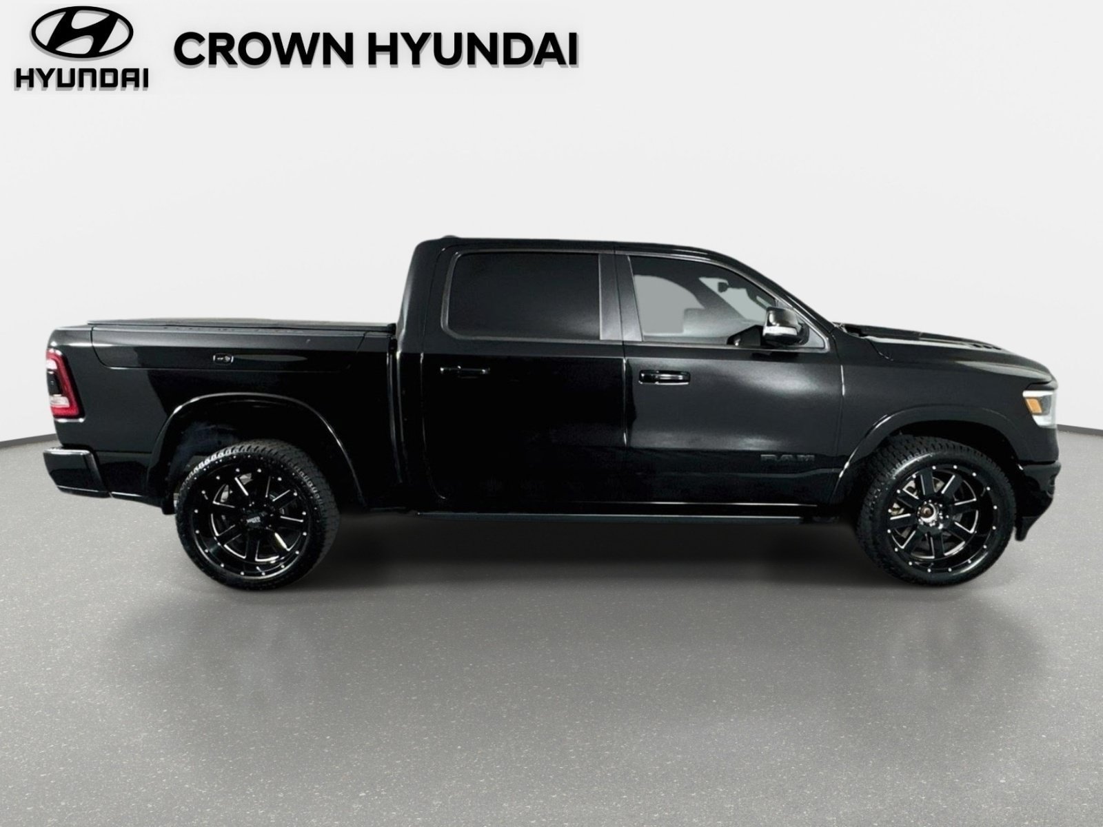 Used 2021 RAM 1500 Laramie AWD/4WD image 4