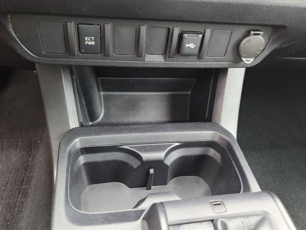 Used 2020 Toyota Tacoma SR image 15