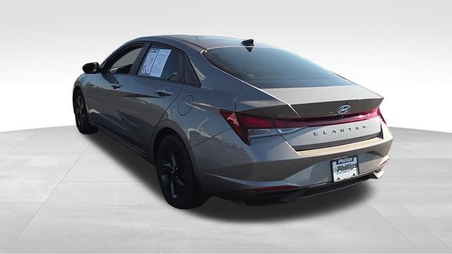 Used 2022 Hyundai Elantra SEL FWD image 3