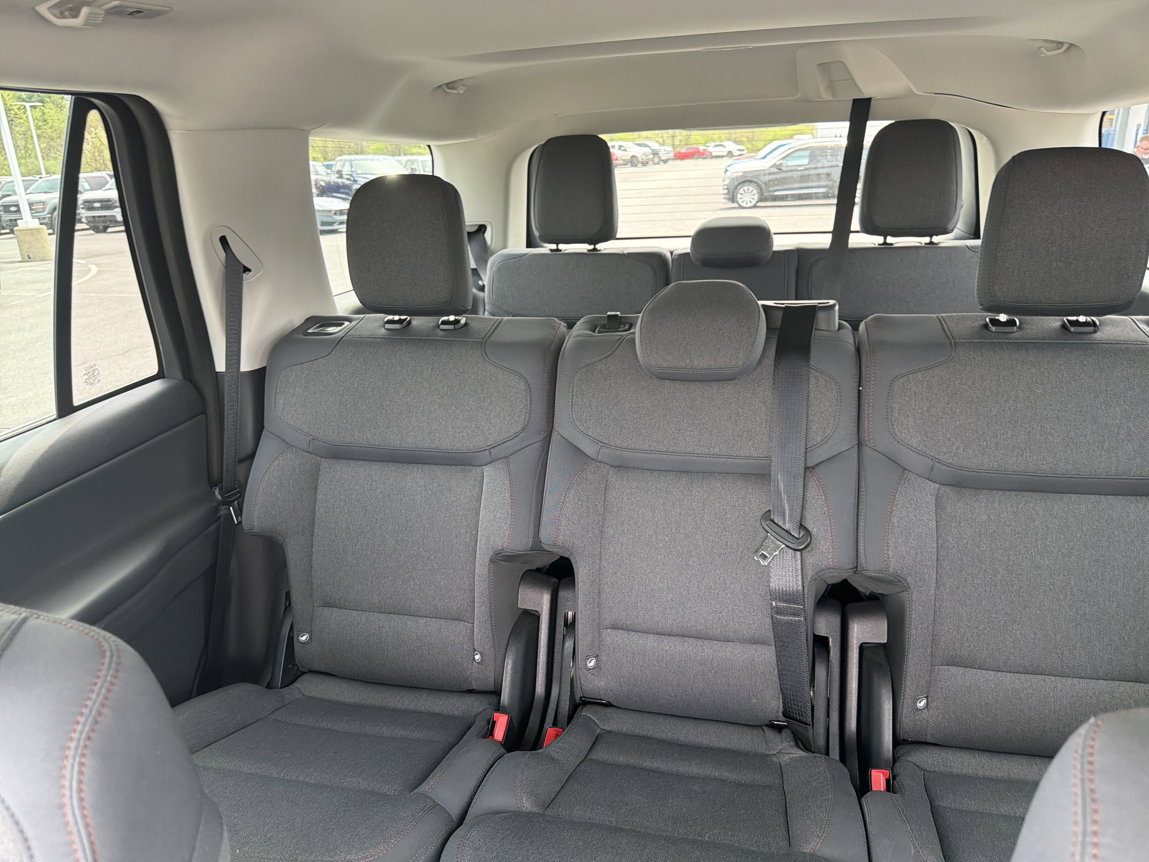 Used 2025 Ford Expedition Active AWD/4WD image 34