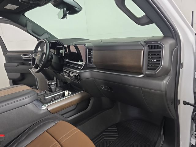 Used 2025 Chevrolet Silverado 1500 High Country w/ Technology Package AWD/4WD image 57