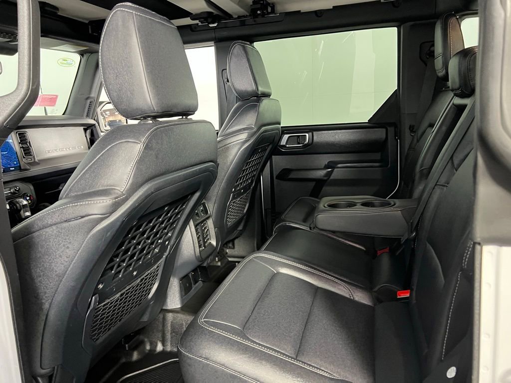 Used 2025 Ford Bronco Badlands image 27