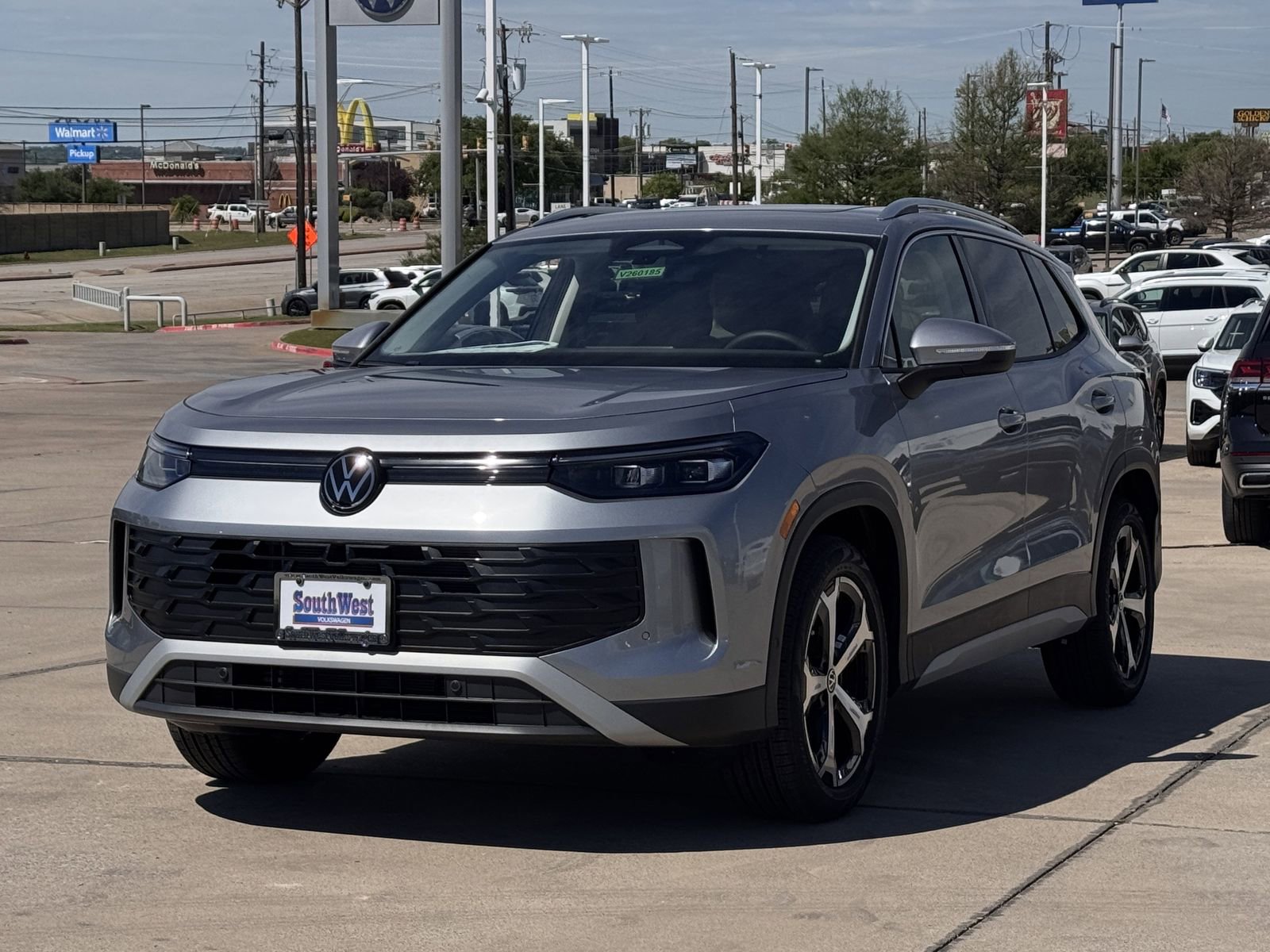 New 2026 Volkswagen Tiguan SE image 8