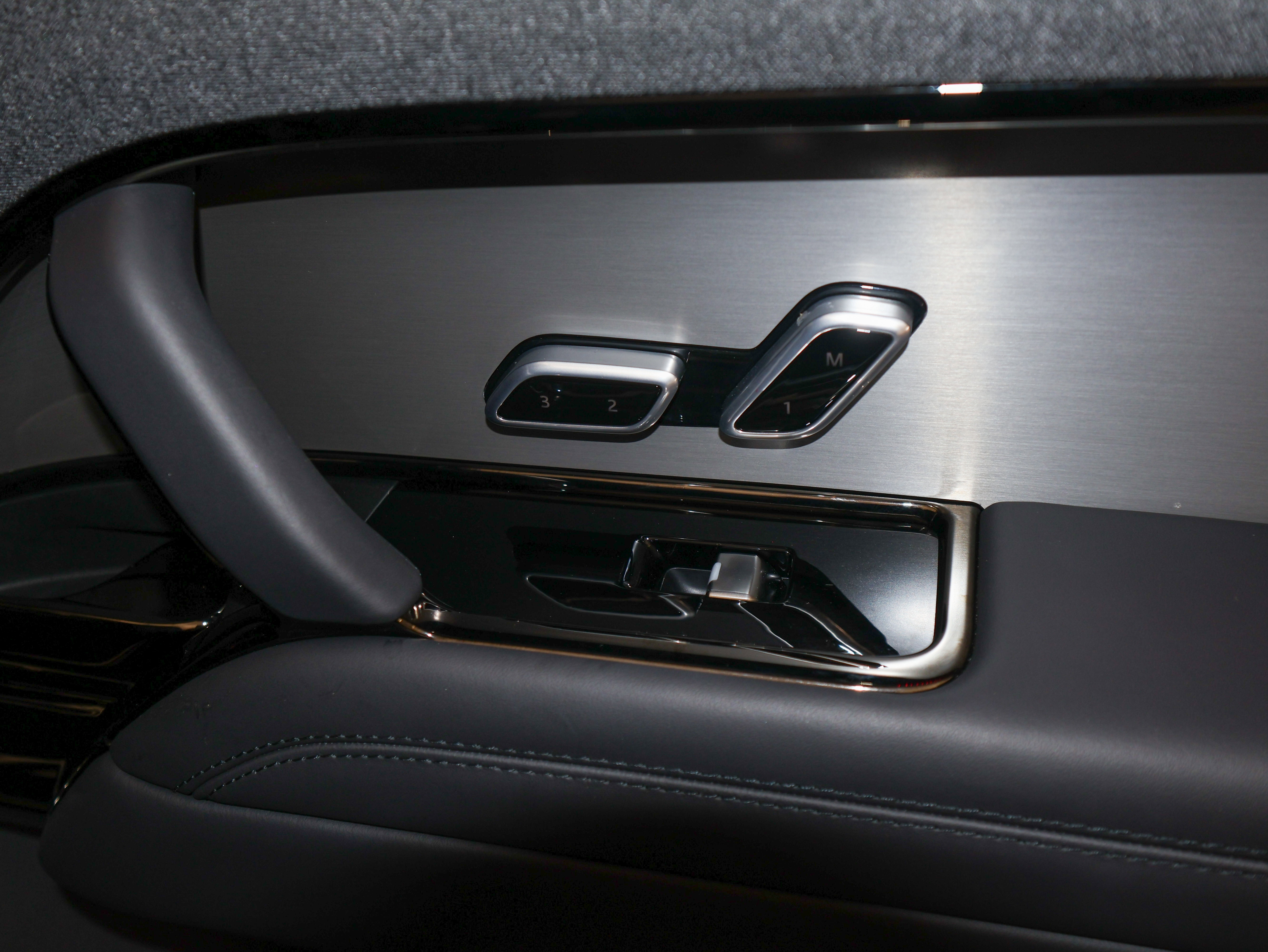 Used 2025 Land Rover Range Rover Sport Dynamic SE image 60