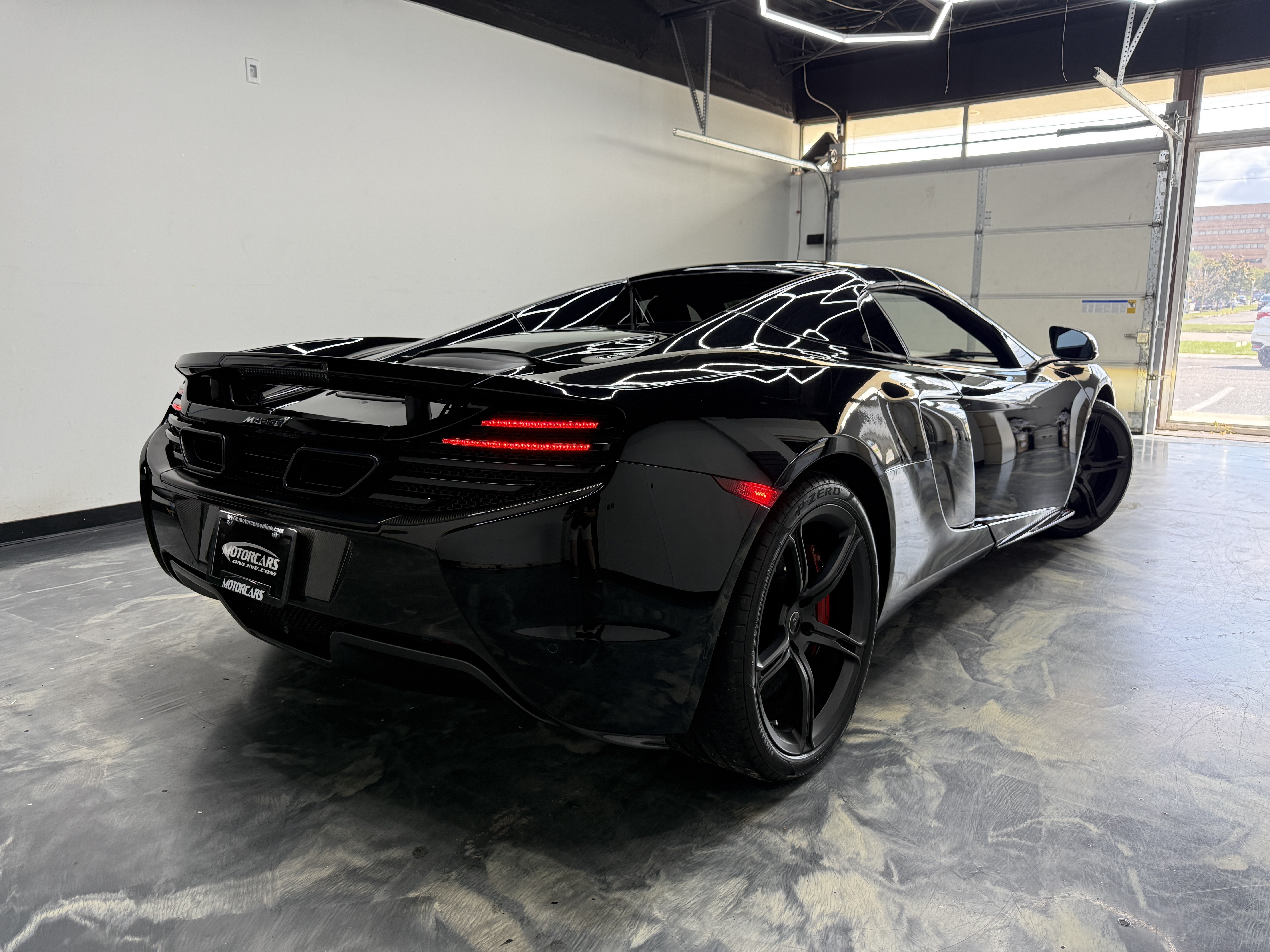 Used 2016 McLaren 650S Spider RWD image 8