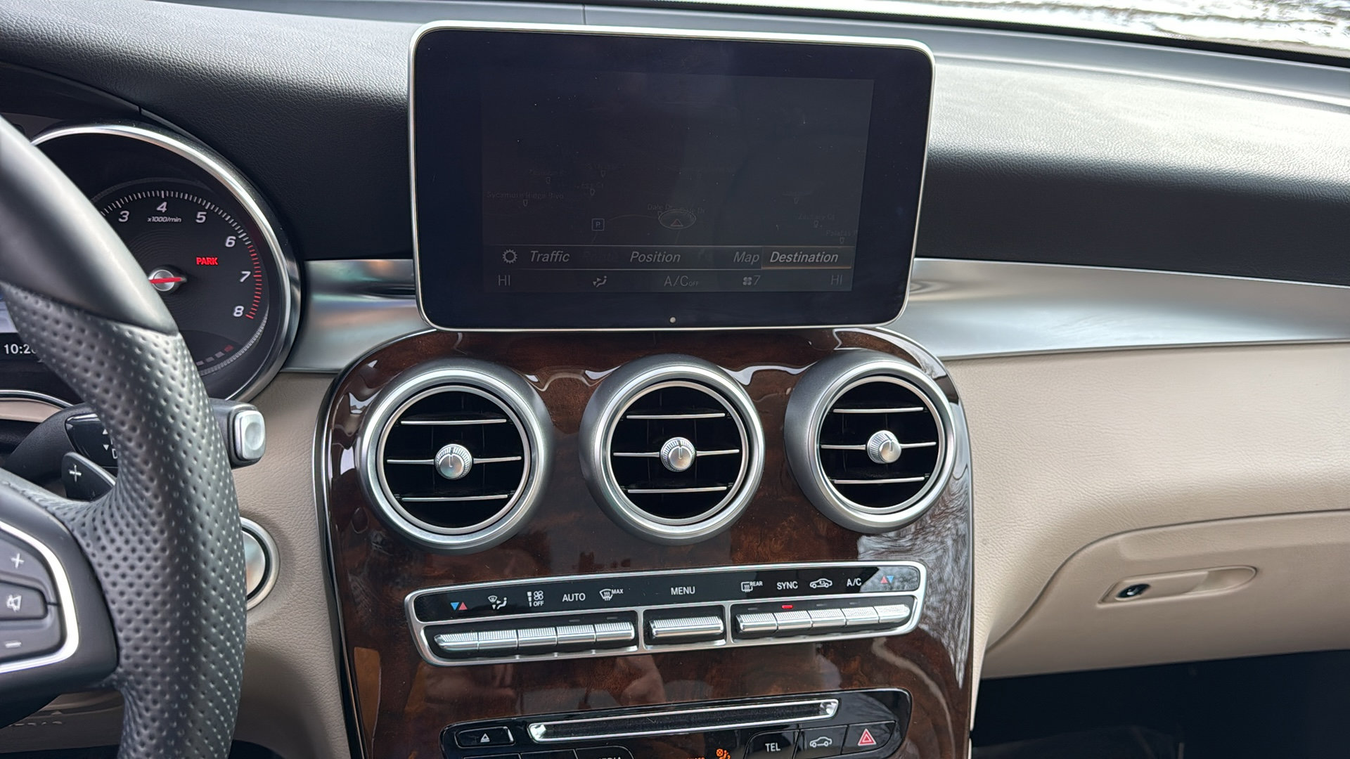 Used 2017 Mercedes-Benz GLC 300 4MATIC image 19