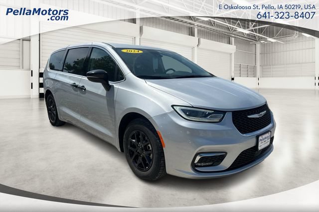Used 2024 Chrysler Pacifica Touring-L