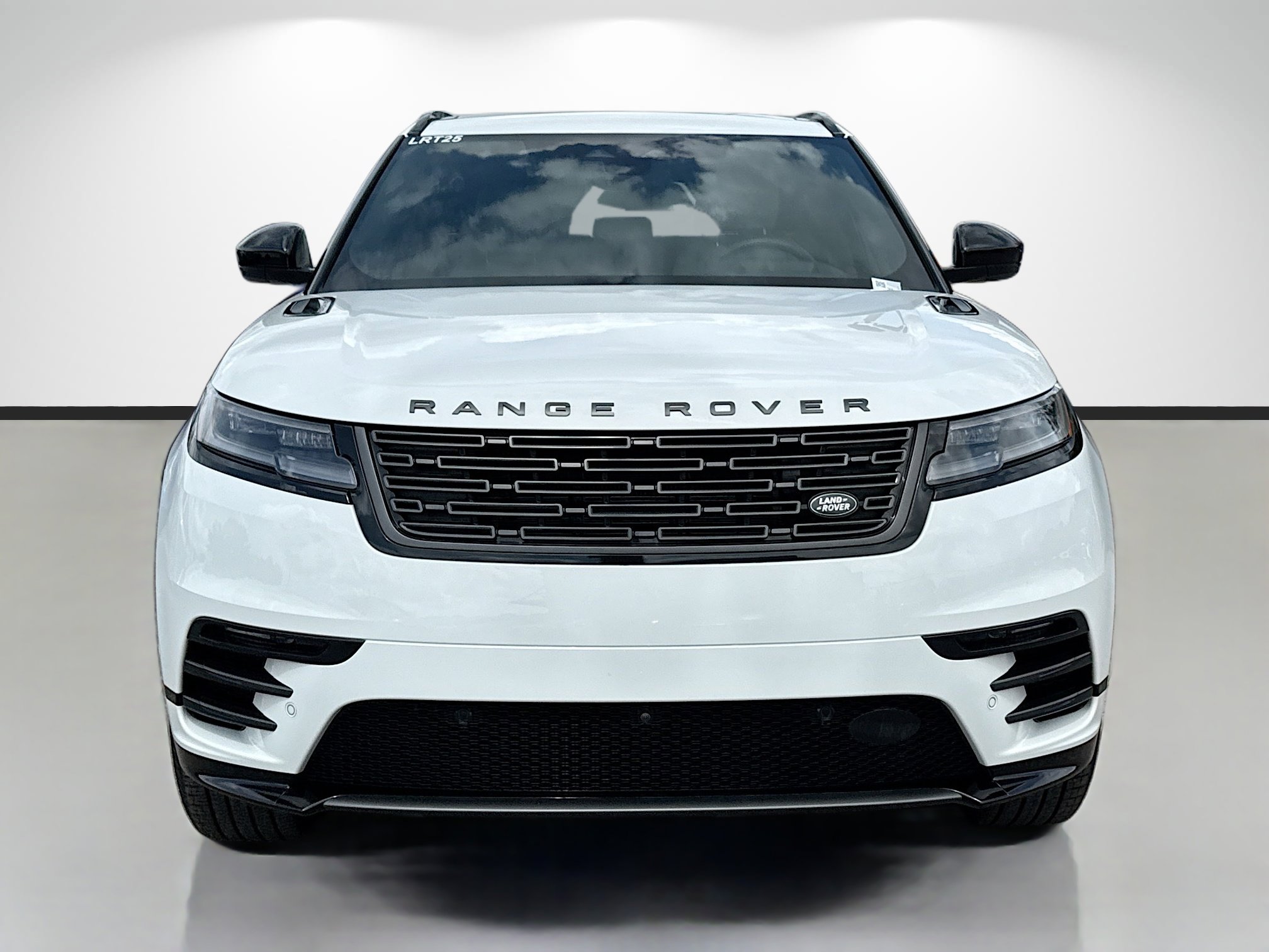 Used 2026 Land Rover Range Rover Velar Dynamic SE image 8
