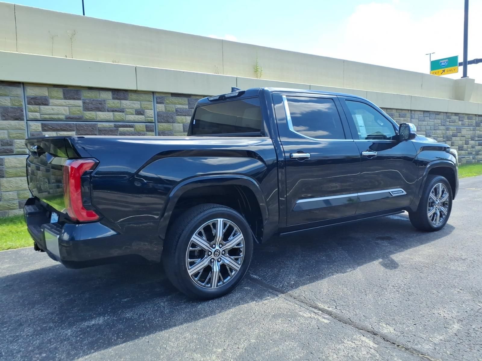 Used 2022 Toyota Tundra Capstone AWD/4WD image 11