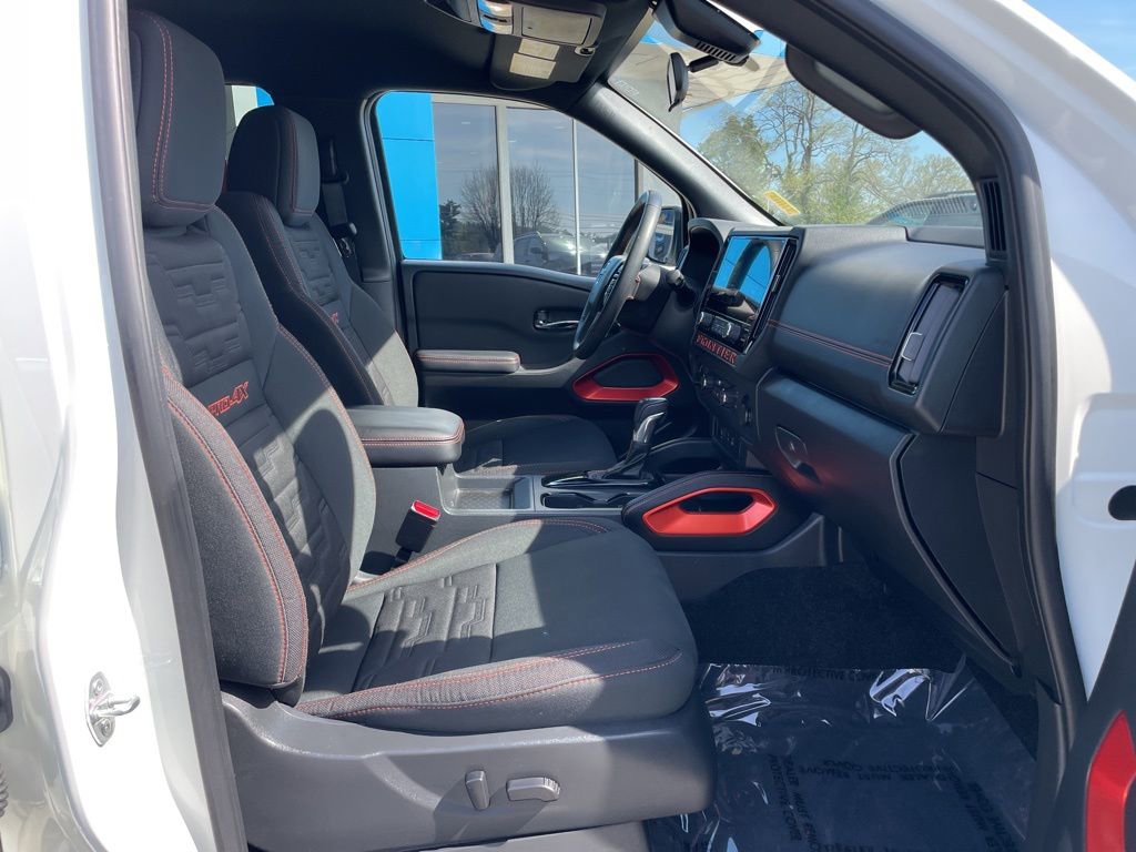Used 2025 Nissan Frontier PRO-4X AWD/4WD image 24