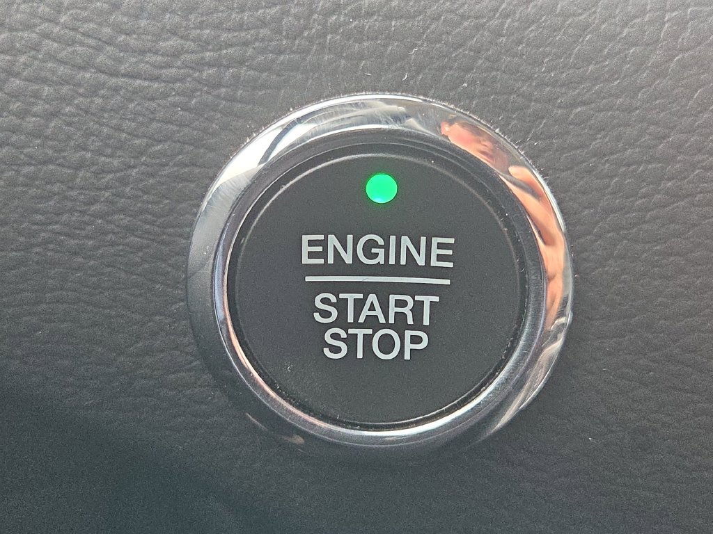Used 2018 Ford Edge SEL w/ Equipment Group 201A AWD/4WD image 35