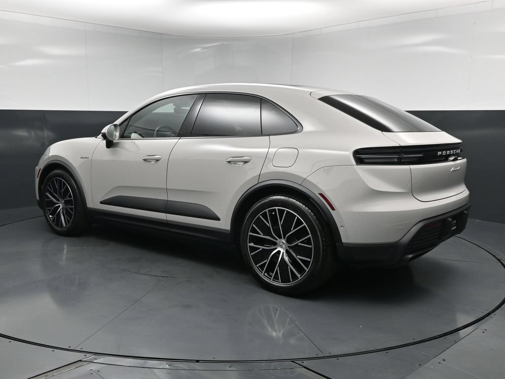 New 2026 Porsche Macan 4 Electric AWD/4WD image 3