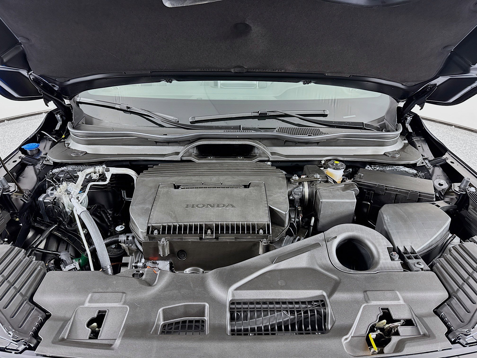 New 2025 Honda Pilot Sport image 30