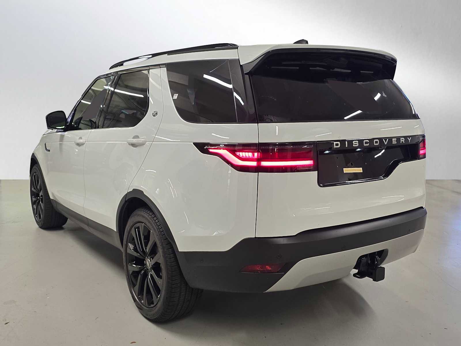 New 2026 Land Rover Discovery S AWD/4WD image 5