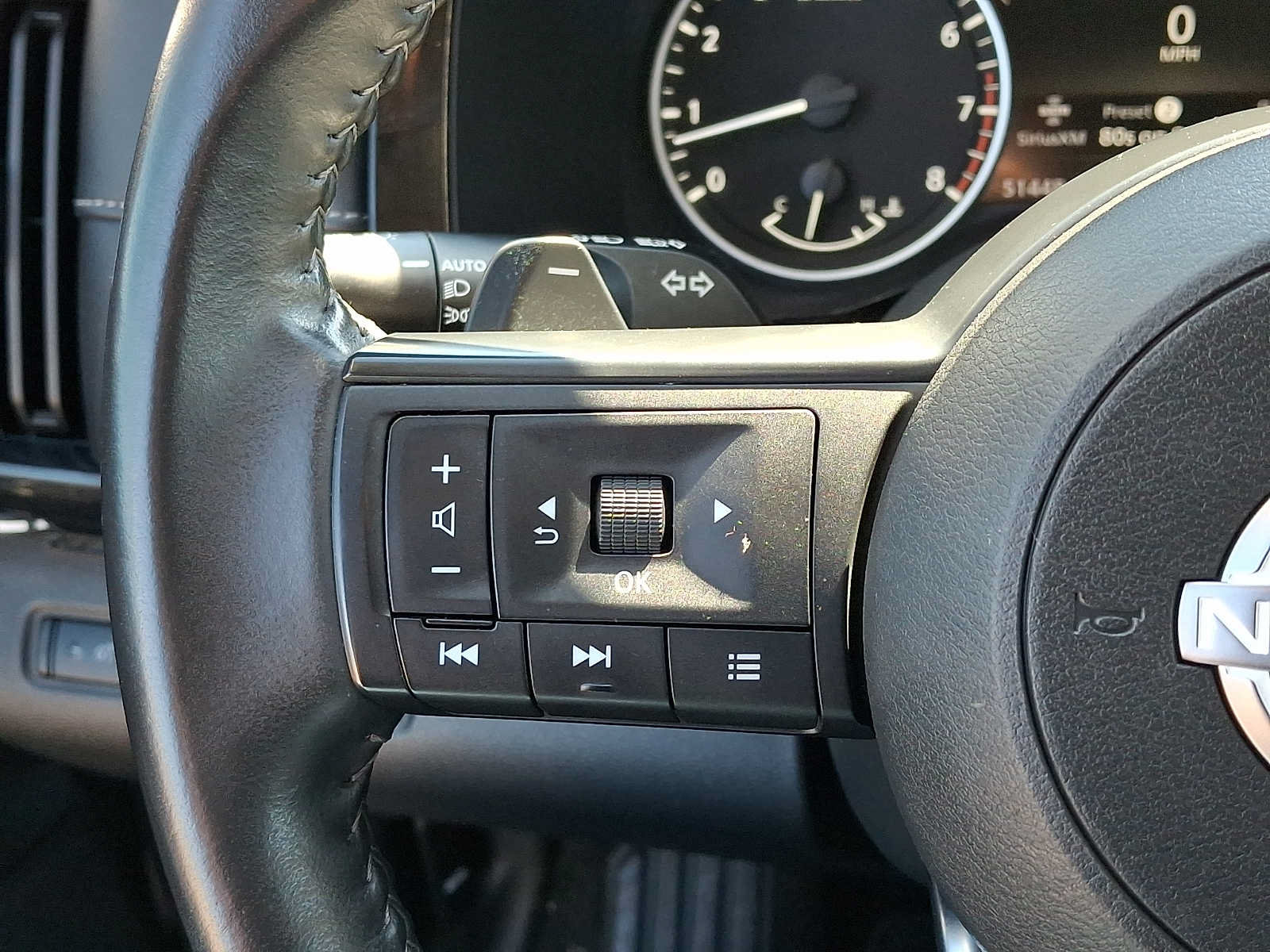 Used 2024 Nissan Pathfinder SV AWD/4WD image 22