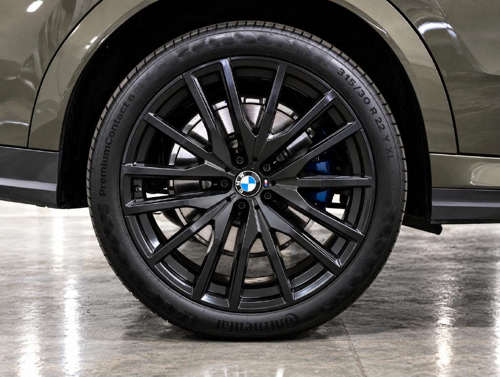 Used 2020 BMW X6 M50i w/ Executive Package AWD/4WD image 42