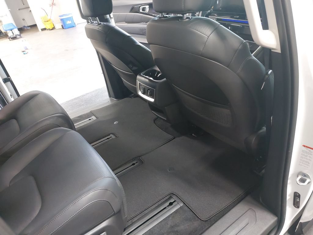 Used 2026 Kia Carnival SX Prestige FWD image 11