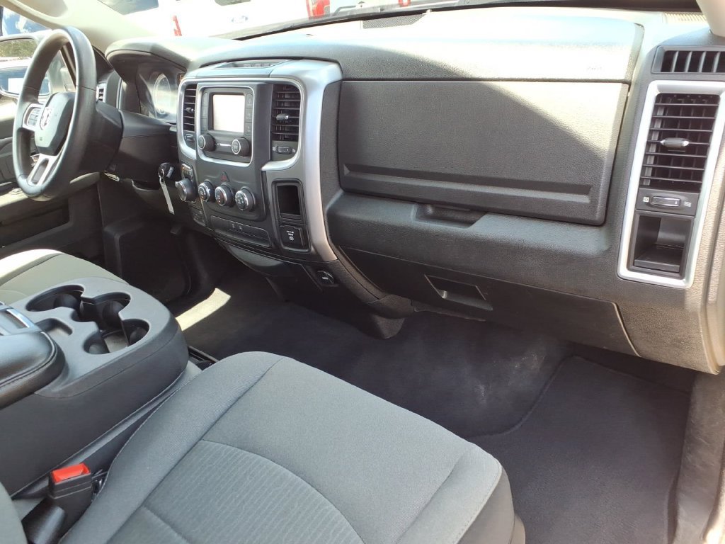 Used 2022 RAM 1500 Classic SLT AWD/4WD image 11