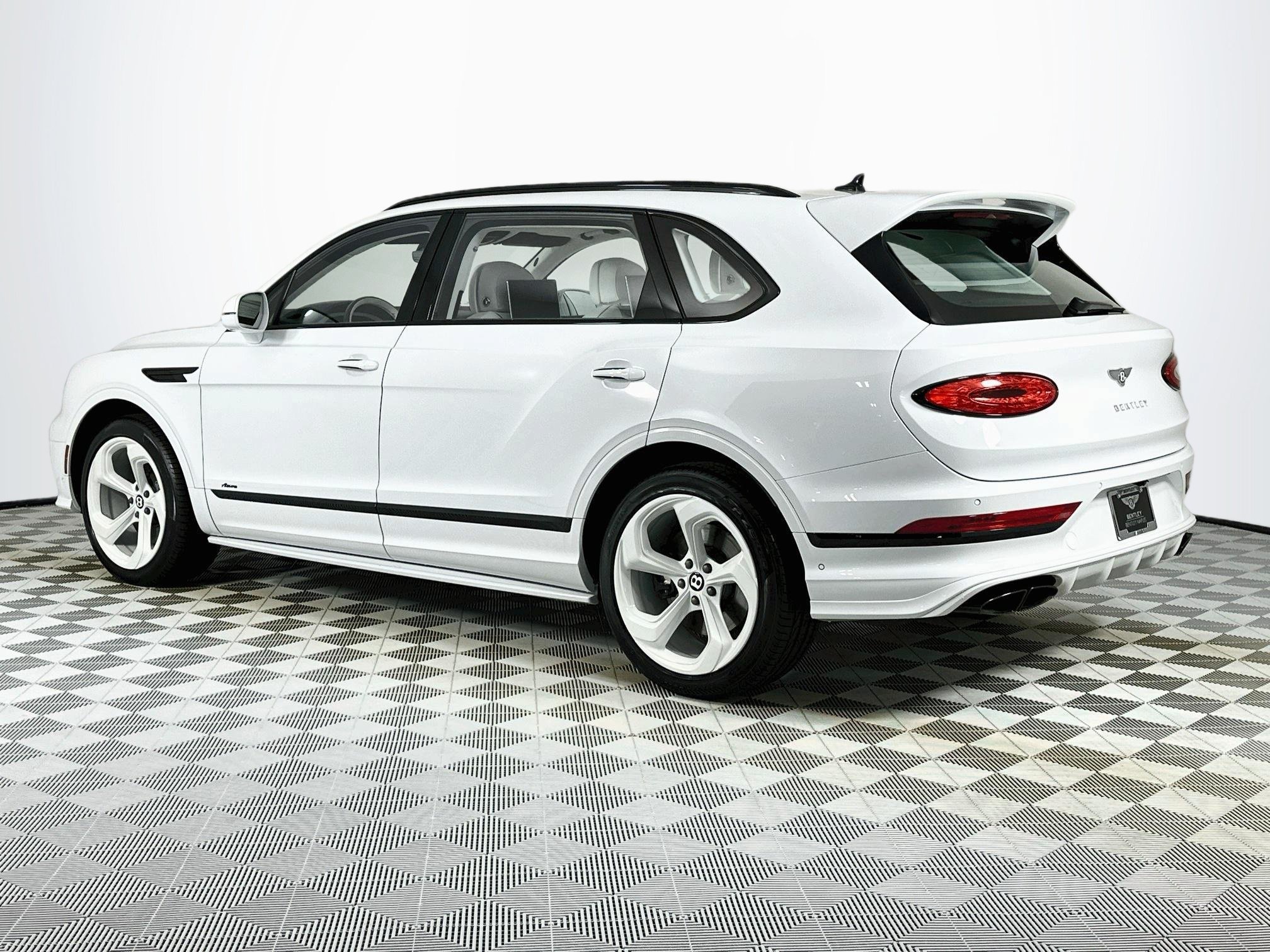 Certified 2023 Bentley Bentayga Extended Wheelbase AWD/4WD image 3