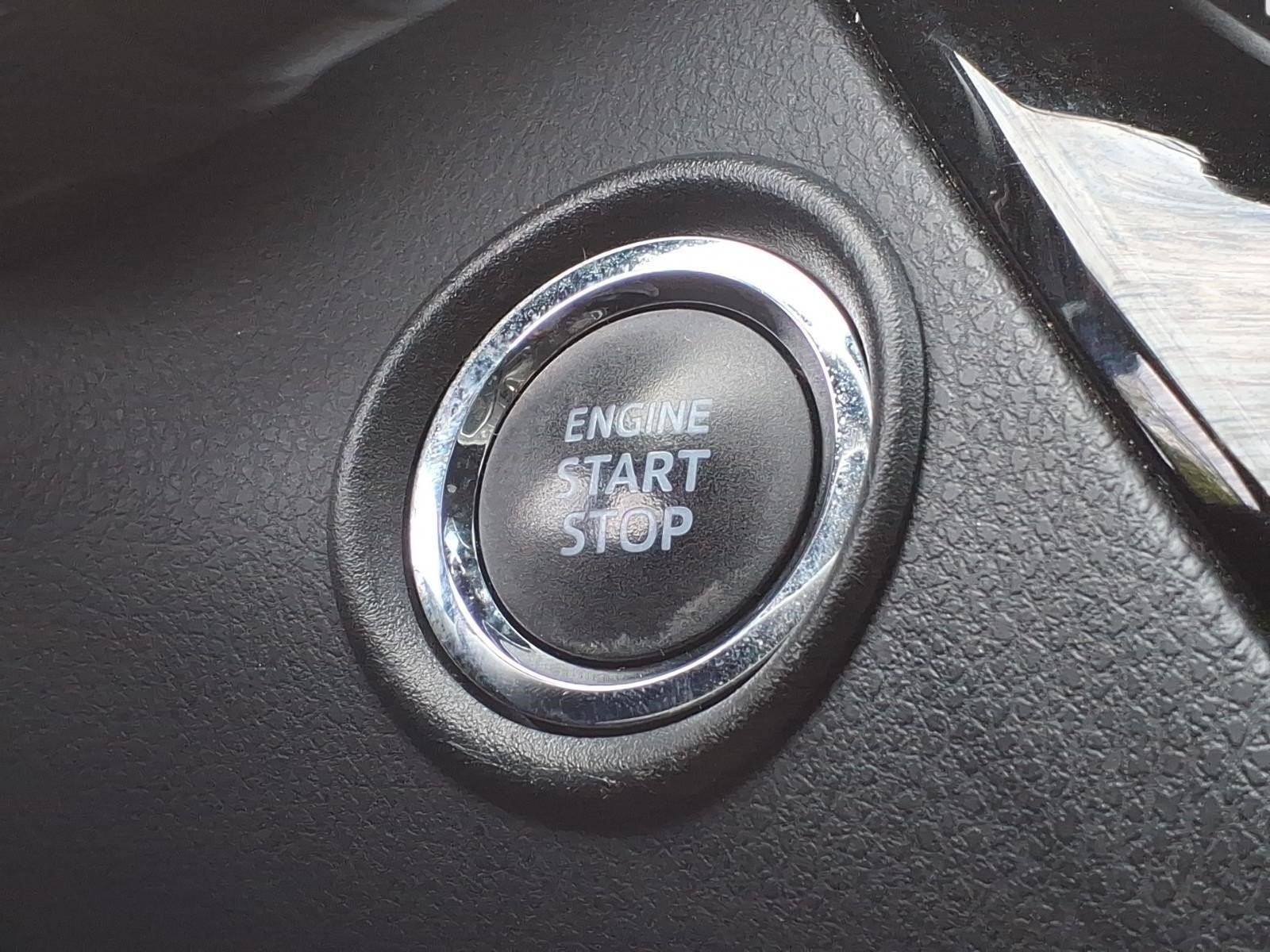 Used 2019 Toyota C-HR Limited FWD image 22