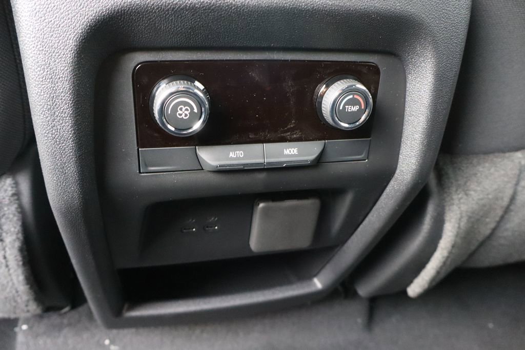 New 2026 Chevrolet Traverse LT w/ Midnight/Sport Edition image 23