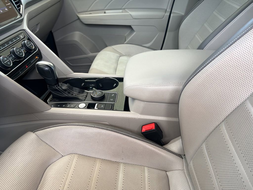 Certified 2022 Volkswagen Atlas SEL Premium image 34