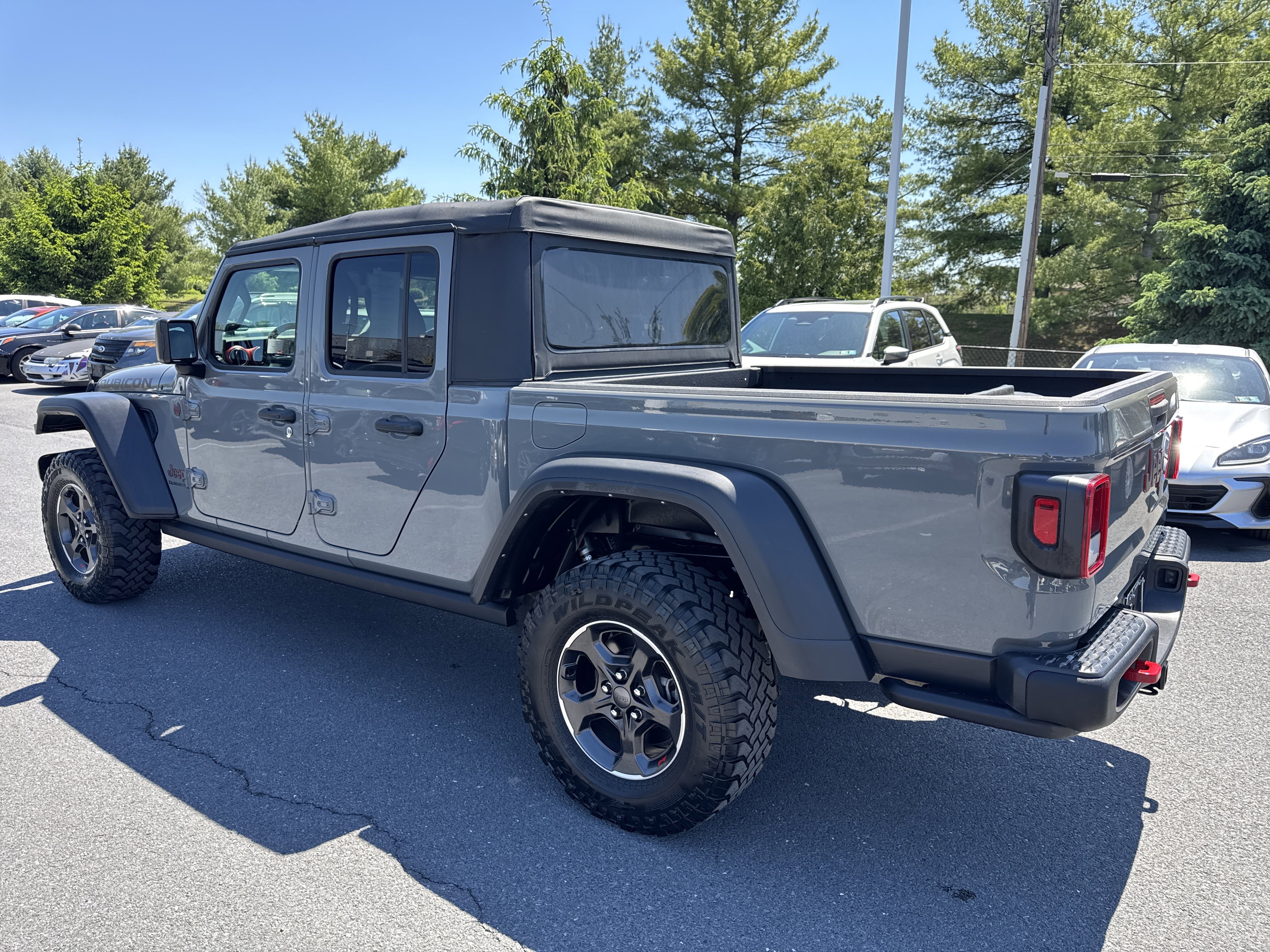 Used 2022 Jeep Gladiator Rubicon w/ Trailer Tow Package AWD/4WD image 24