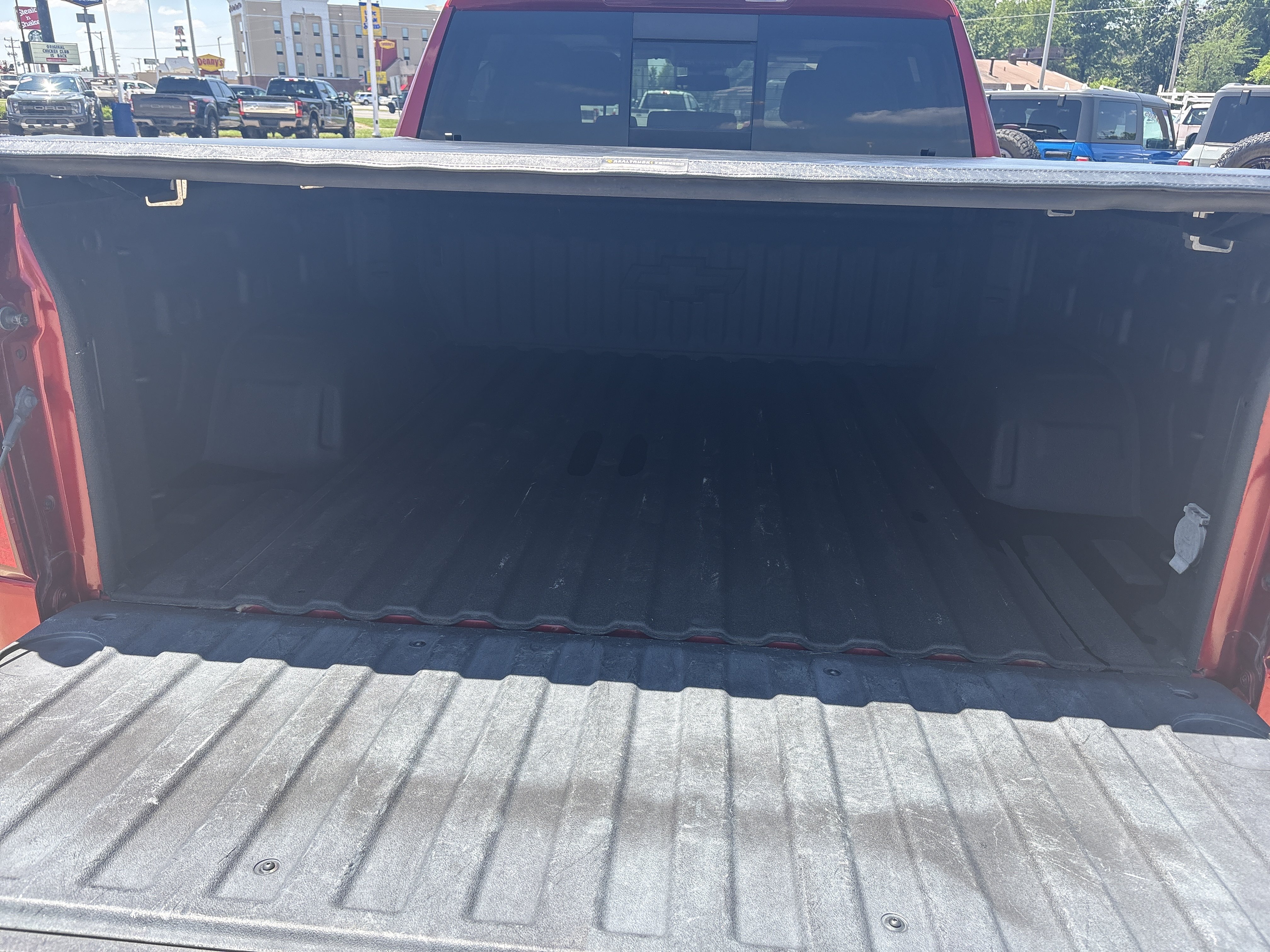 Used 2022 Chevrolet Silverado 1500 LTZ w/ LTZ Premium Package AWD/4WD image 8