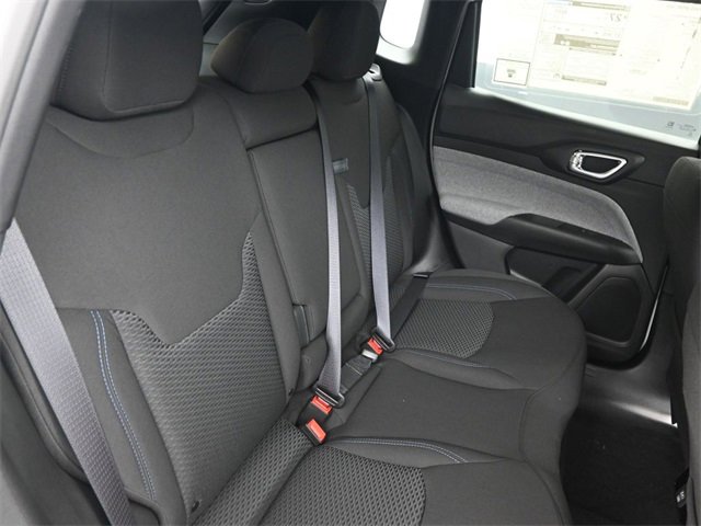 Used 2025 Jeep Compass Sport image 13