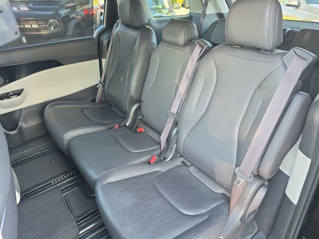 Used 2024 Kia Carnival EX FWD image 10