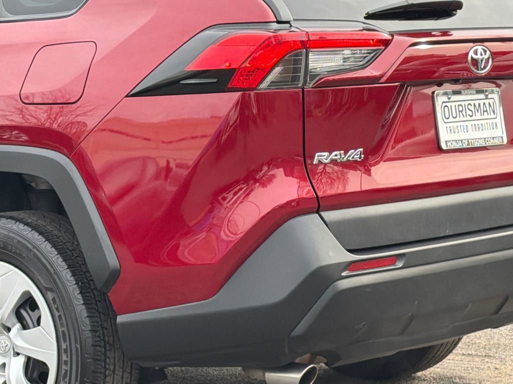 Used 2023 Toyota RAV4 LE image 8