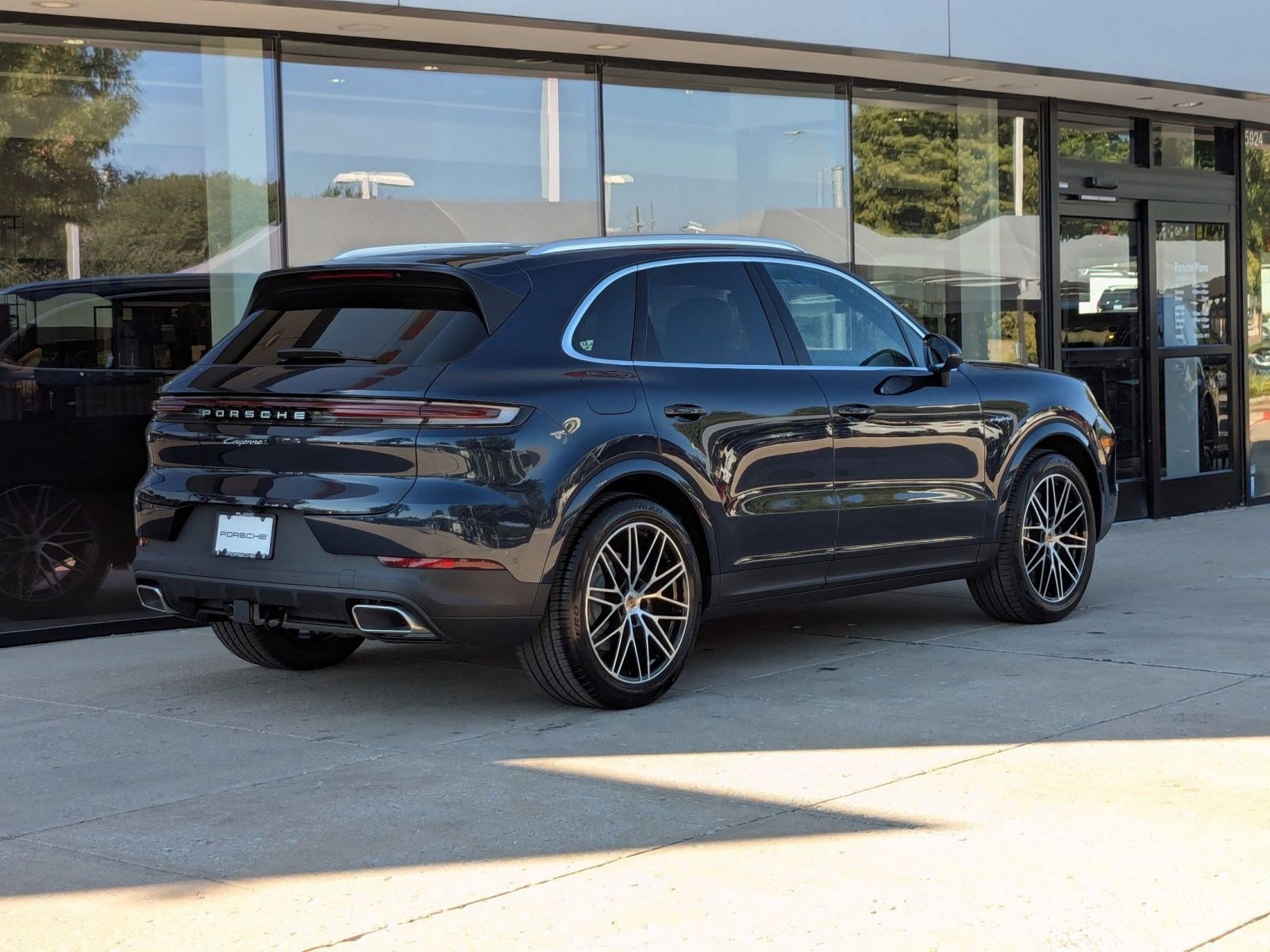 New 2026 Porsche Cayenne E-Hybrid image 9