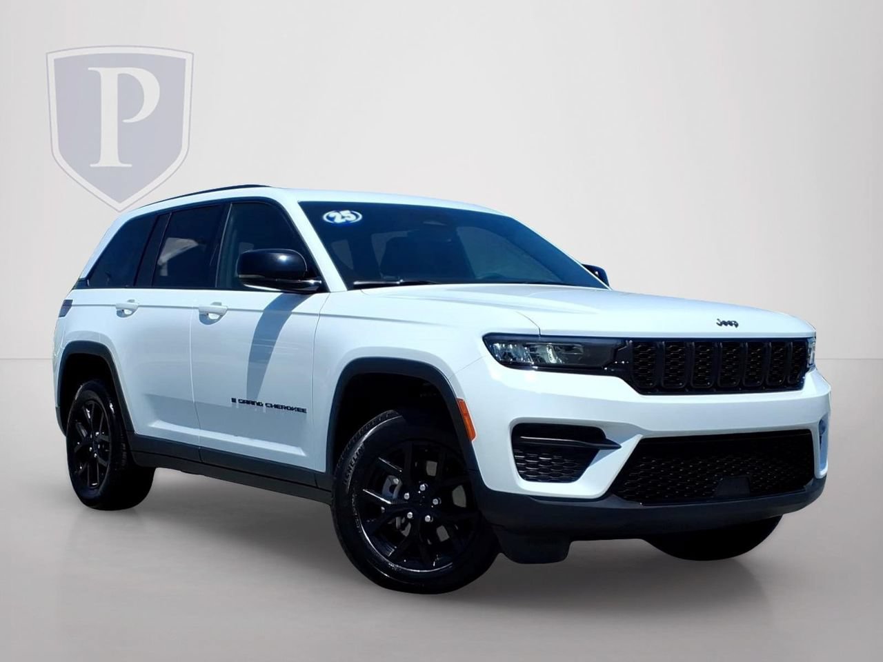 Used 2025 Jeep Grand Cherokee Altitude AWD/4WD image 1