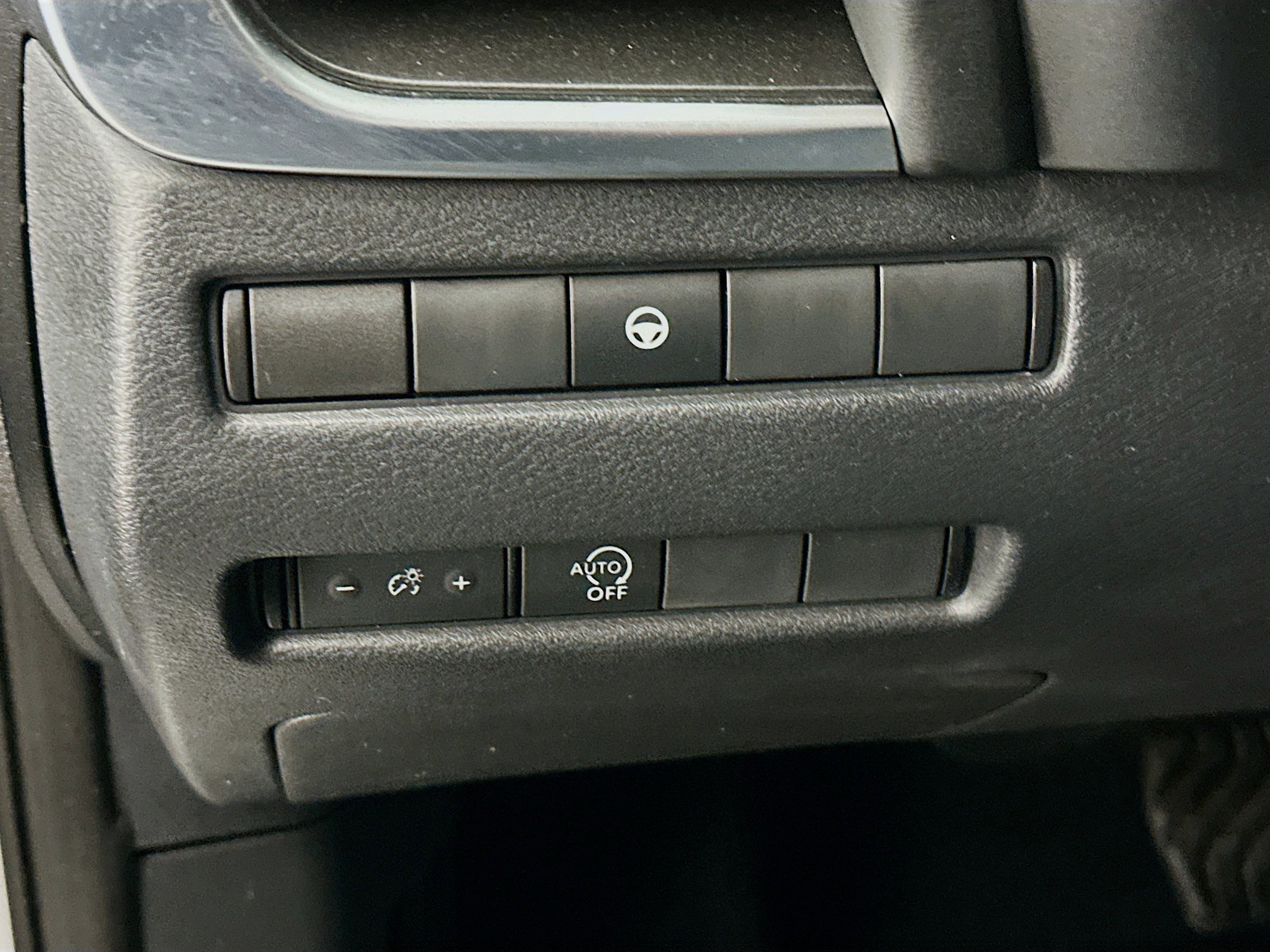 Used 2023 Nissan Rogue SV image 17