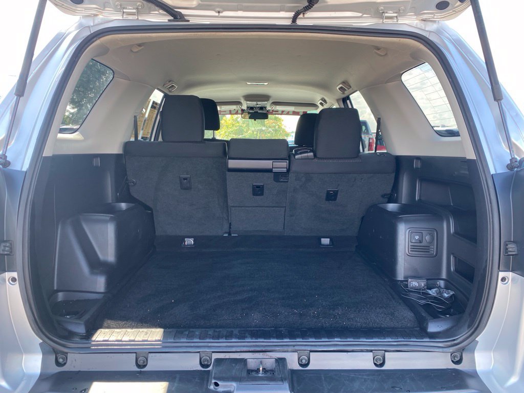 Used 2019 Toyota 4Runner TRD Off-Road AWD/4WD image 10