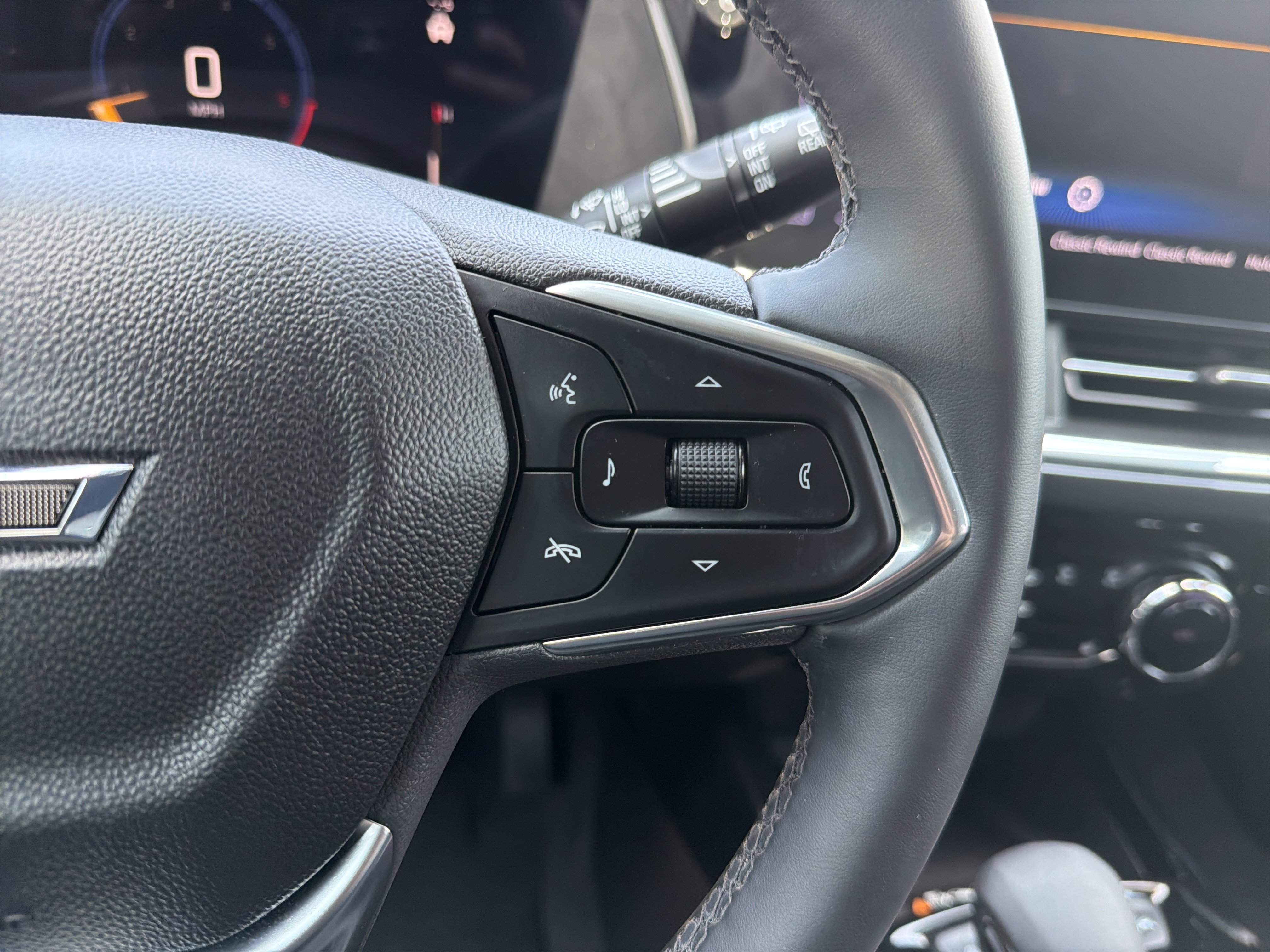 Used 2025 Chevrolet Trax ACTIV w/ Sunroof Package FWD image 20