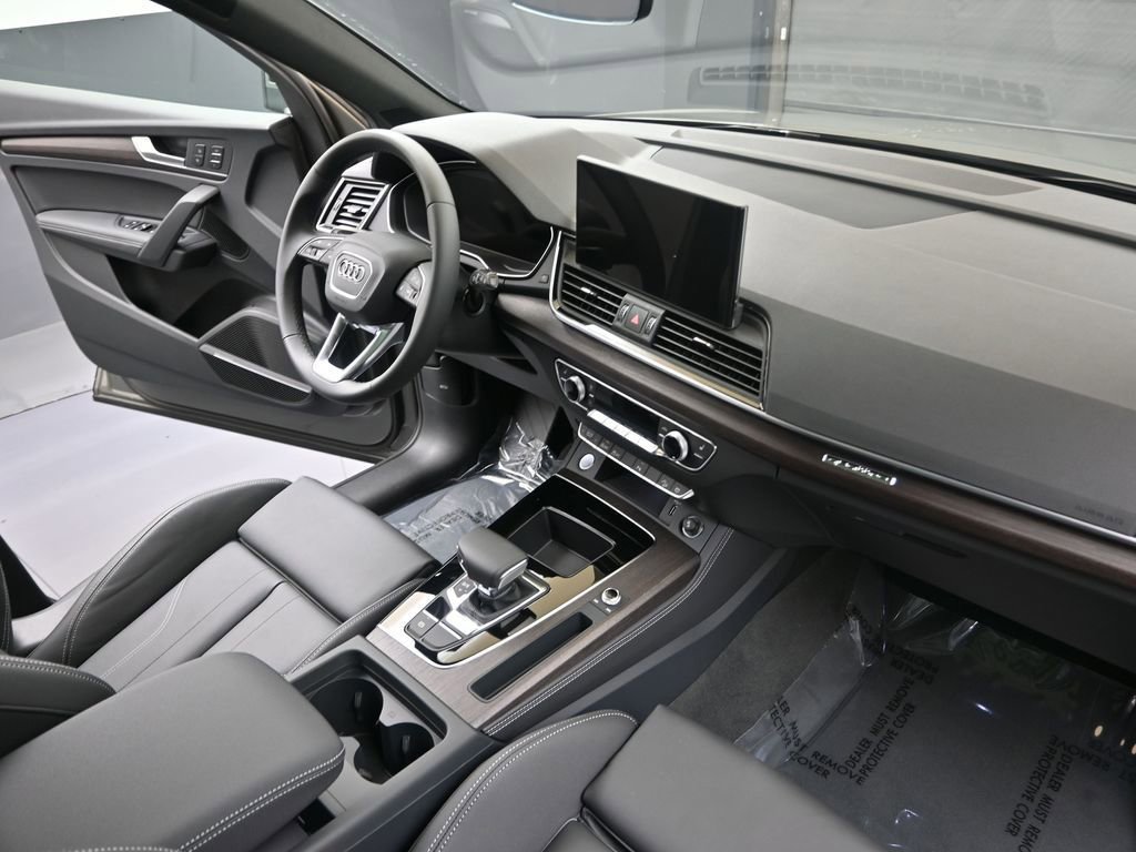 Certified 2025 Audi Q5 2.0T Premium Plus w/ Premium Plus Package image 12